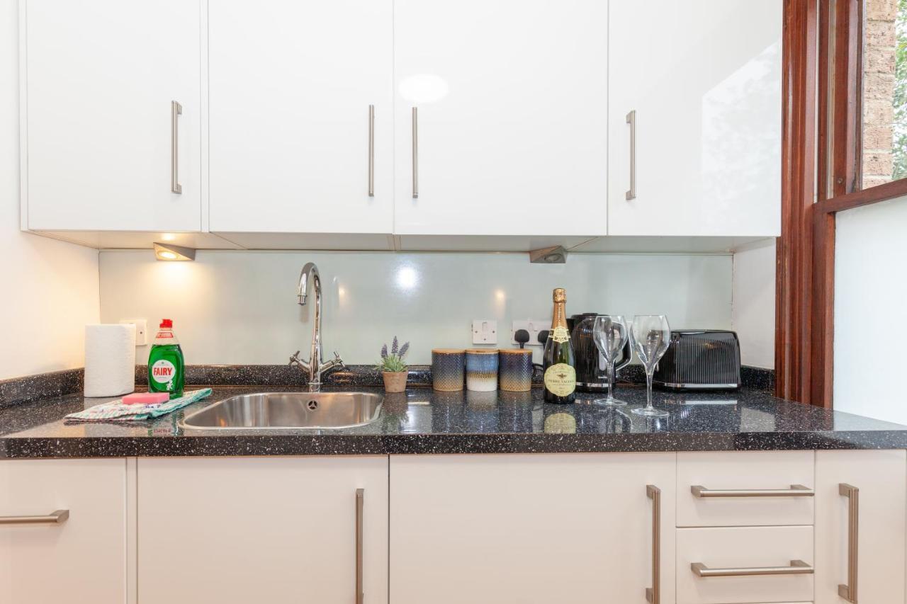 Vibrant & Bright City Centre Apartment! オックスフォード エクステリア 写真
