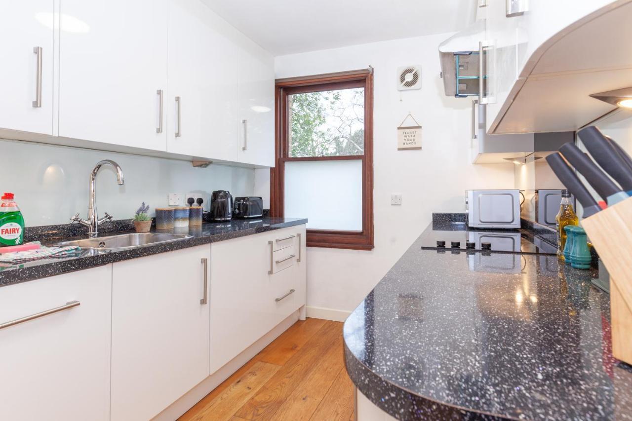 Vibrant & Bright City Centre Apartment! オックスフォード エクステリア 写真