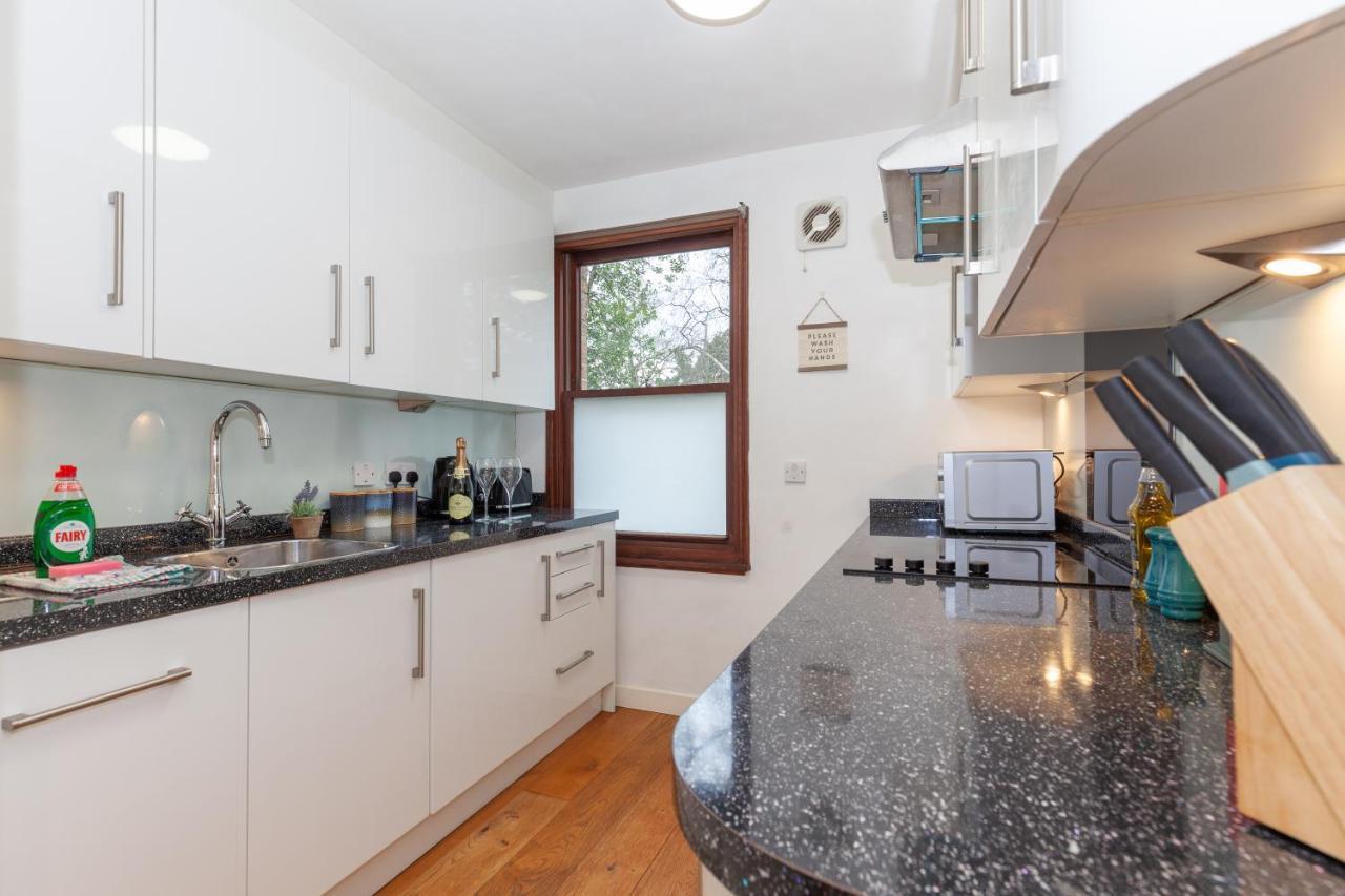 Vibrant & Bright City Centre Apartment! オックスフォード エクステリア 写真