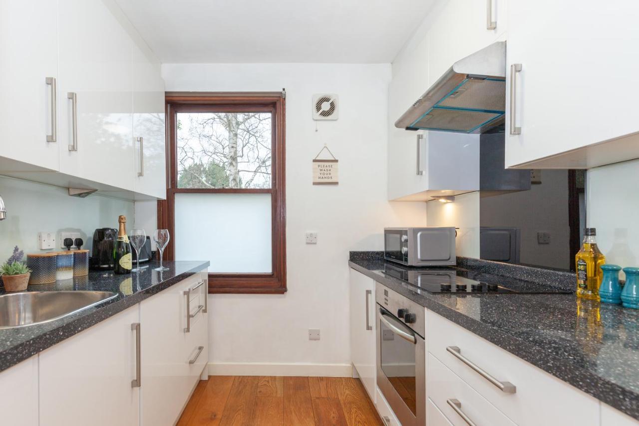 Vibrant & Bright City Centre Apartment! オックスフォード エクステリア 写真